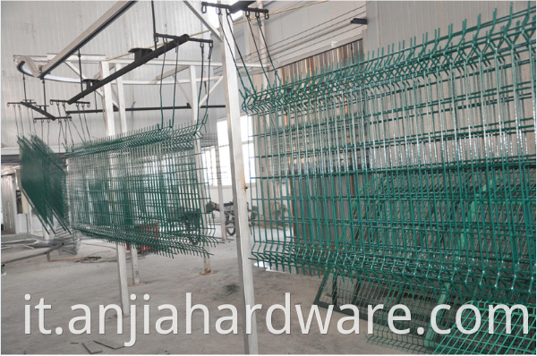 powder coating of fence 